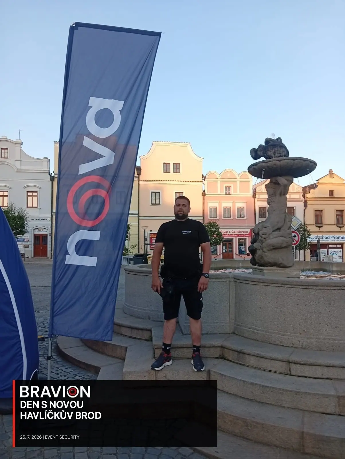 Pracovník Bravion na Havlíčkově náměstí během akce Den s Novou