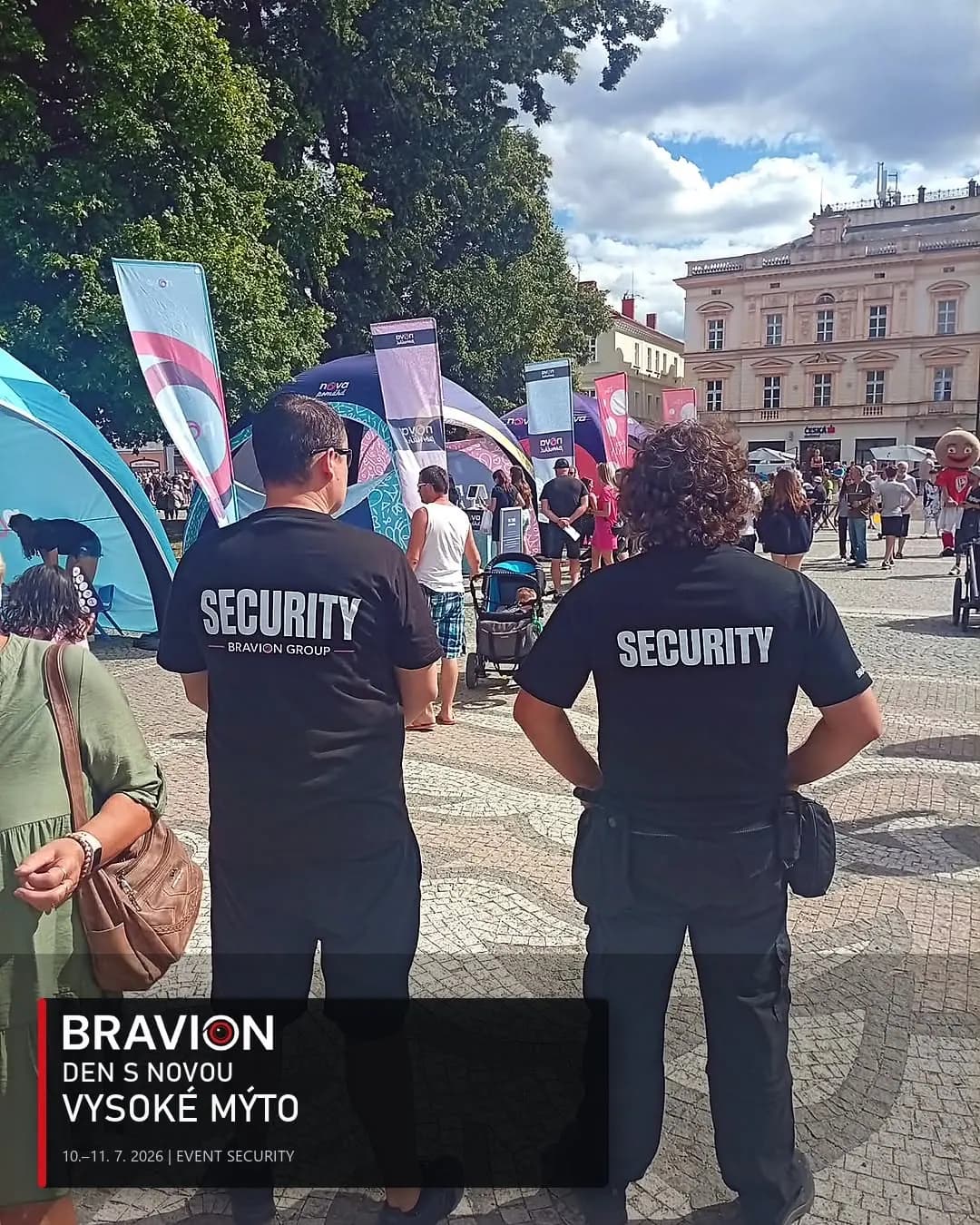 Dva pracovníci Bravionu dohlížejí na návštěvnické zóny ve Vysokém Mýtě