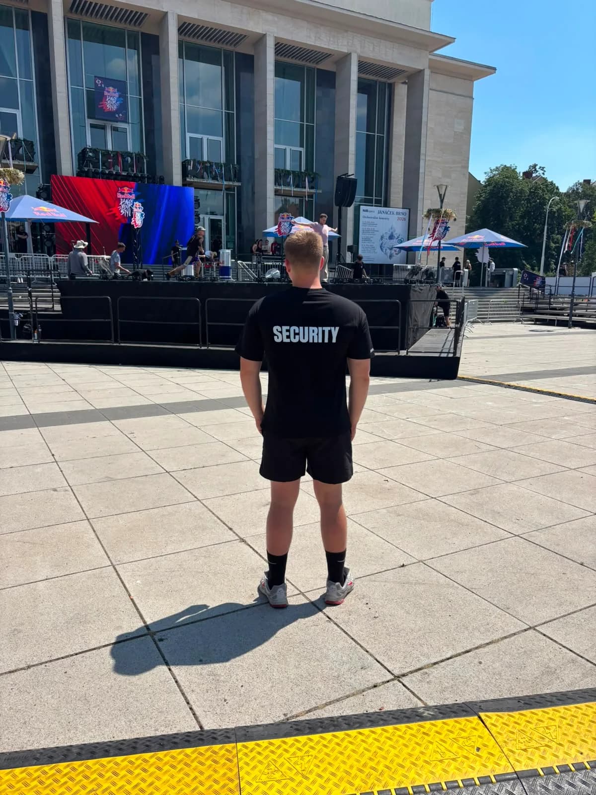 Security Bravion u stage národního finále Red Bull Dance Your Style 2026 v Brně