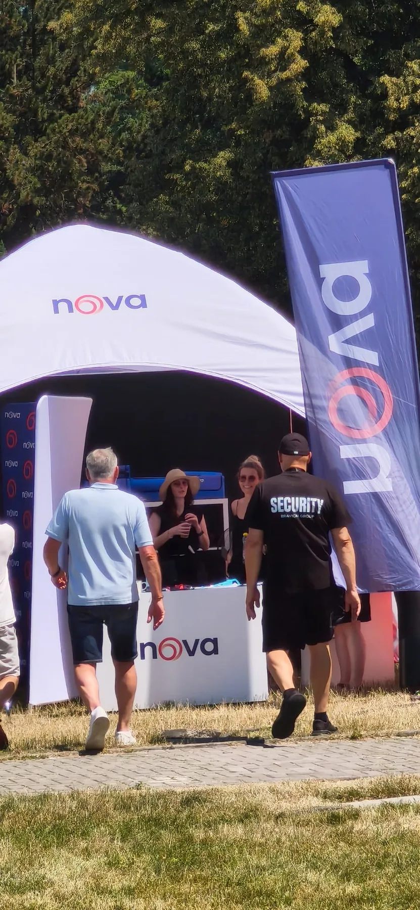 Dohled Bravion u návštěvnického stanu TV Nova ve Výstavišti Flora Olomouc