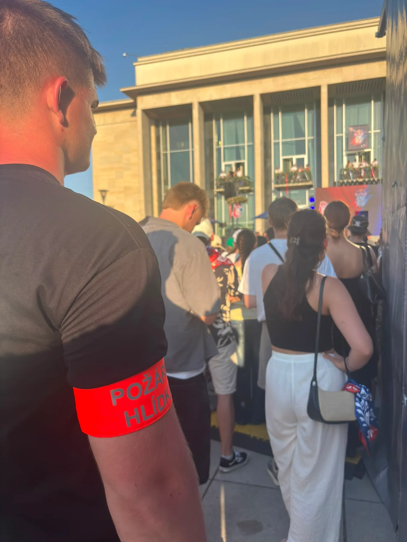 Security Bravion u vstupního prostoru Red Bull Dance Your Style 2026 v Brně