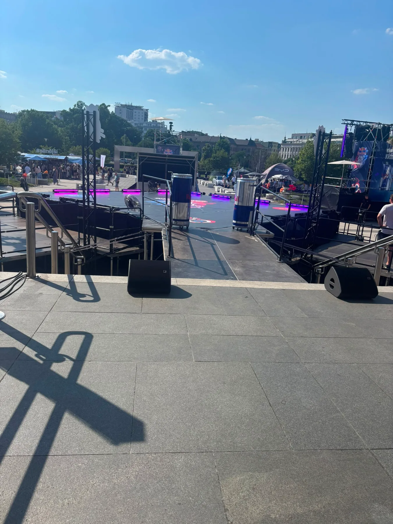 Stage a technické zázemí Red Bull Dance Your Style 2026 před začátkem programu
